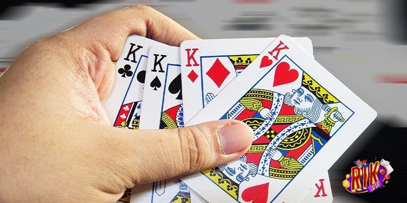 Tứ quý có chặt được 3 đôi thông không