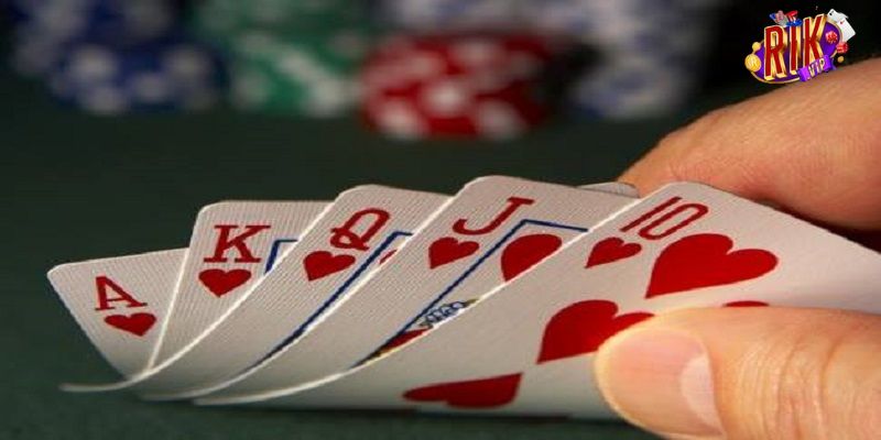 Giải đáp chi tiết thùng phá sảnh với tứ quý cái nào lớn hơn? 2 Tứ quý trong poker